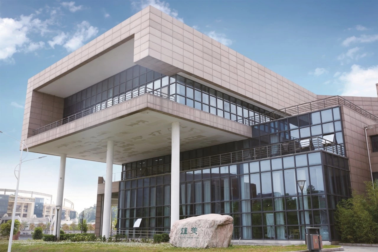 教学楼(点击查看更多图片)-贵州轻工职业技术学院